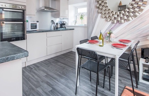 Canton Apartment | Pass the Keys | Spacious 3 bedroom apartment in trendy Canton!