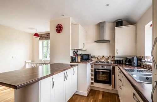 Clyst St Mary Apartment | Pass the Keys | Spacious modern home in picturesque village
