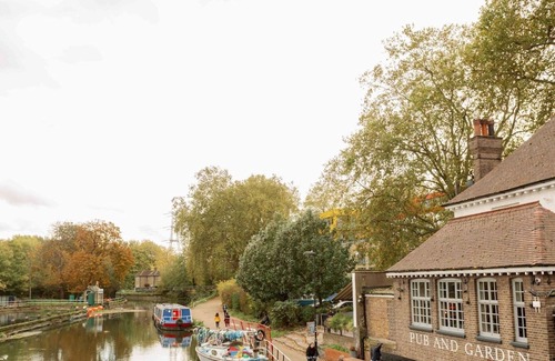 Leabridge Apartment | Pass the Keys | Spacious 2BR Waterside Views