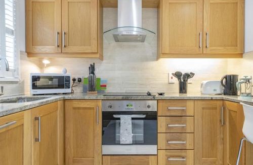 Belfast City Centre House | Pass the Keys Spacious Home Rooftop Terrace Cafes Bars