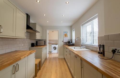 West Auckland House | Pass the Keys Stylish 3Bed Cottage in West Auckland 2 Bath