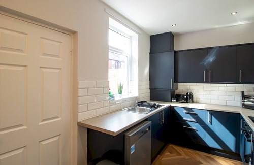 Blyth House | Pass the Keys | Stylish Terrace with Free Parking