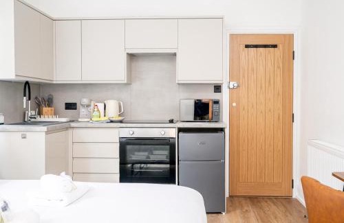 Waddon Apartment | Pass the Keys The Nest Studio - Stylish Central Croydon Retreat