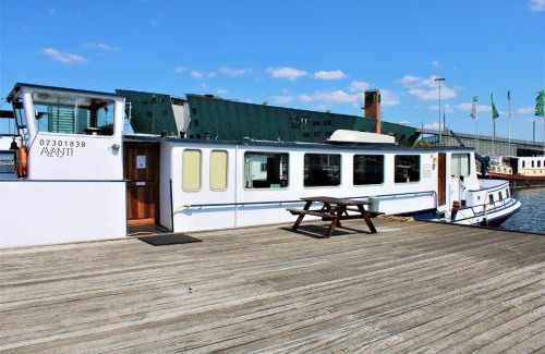 Nieuwmarkt en Lastage Boat Rental | Passengership Avanti