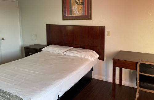 Westmont Hotel | PASSPORT INN