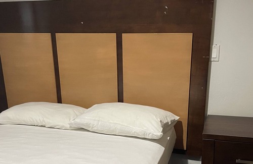Westmont Hotel | PASSPORT INN