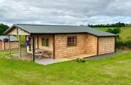 Okehampton Apartment | Pastures Green Cabin (Oak Tree Lane)