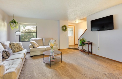 Pataskala Apartment | Pataskala Paradise: Cozy Hideaway w/ Fireplace!