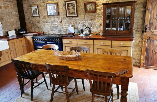 Alfreton Cottage | Pathways Holiday Cottage a delightful 18th century stone cottage in Derbyshire.