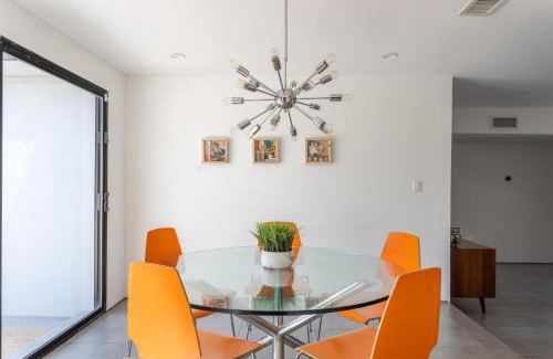 Camelback East House | Patina Rosa - Iconic Design Pool and B-Ball Court