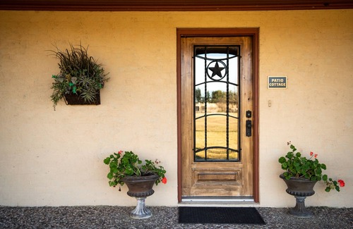 Brenham Cabin | Patio cottage at Rockin' Star Ranch