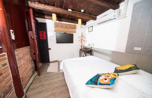 Ou-ts'o Bed & Breakfast | Patio Moonlight B&B