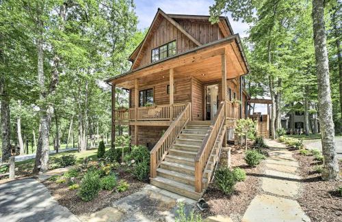 Glenville House | Patio with Fireplace Glenville Resort Retreat!