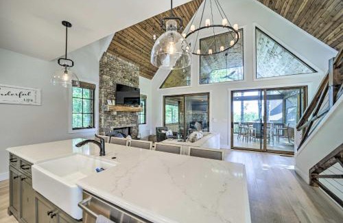 Glenville House | Patio with Fireplace Glenville Resort Retreat!
