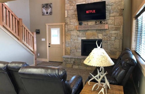 Island Park House | Patios, Hot Tub, Yellowstone