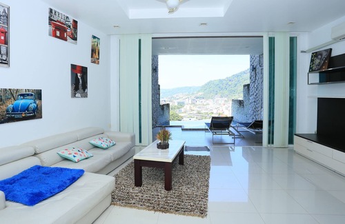 Patong Villa | Patong Seaview4BDR Pool Villa