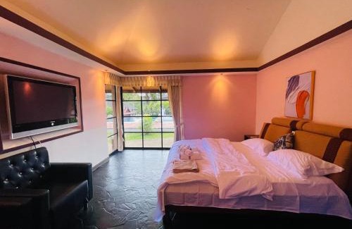 Nong Prue Villa | pattaya elephant villa
