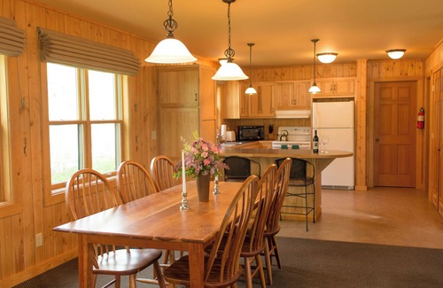 Winthrop House | Patterson Lake Cabin Loft Suite - 2 Queen/1 Twin