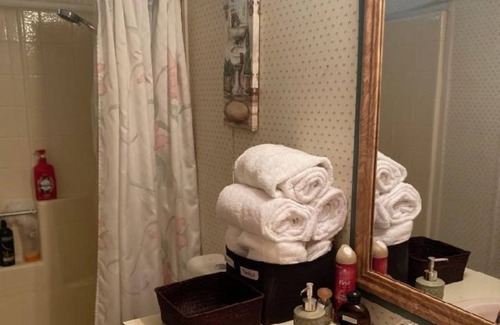 Valle Vista House | Patty's Place is a ROOM RENTAL ONLY in a quiet tucked away, home away home