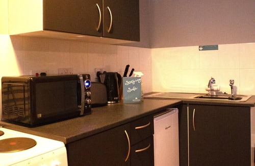Birkenhead Apartment | Paul's Studio @ Liver House
