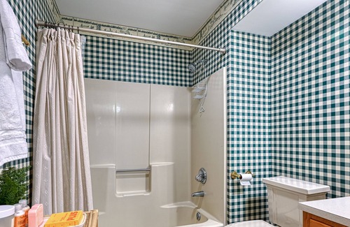 Bumpass House | Pauley Shores- Inground Swimming Pool, Waterfront, Theater, and MORE!