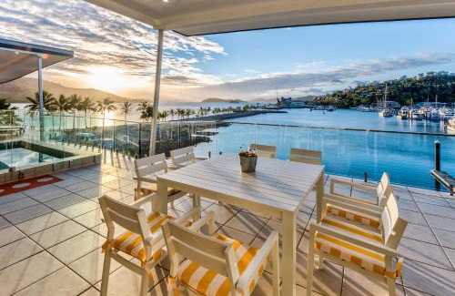 Hamilton Island Apartment | Pavillions Penthouse 25 - Luxury Waterfront Apartment with Private Roof top pool and buggy