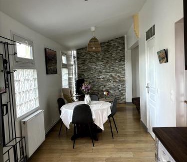 Le Blanc-Mesnil Apartment | Pavillon indépendant au 1er étage de deux chambres