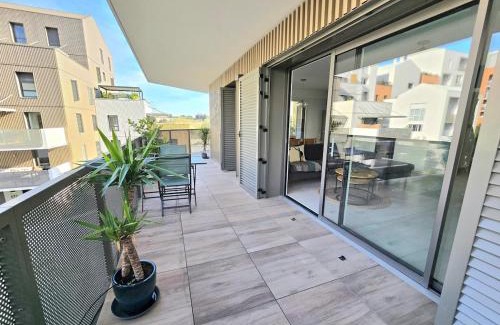 Port Marianne Apartment | PAVLOVA : Calme, vue, élégant, spacieux, sûr et central