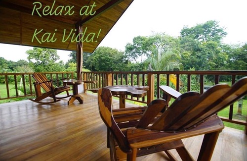 Pavones House | PAVONES Modern BUNGALOW, Close to SURF! WIFI, AC, HOT H20! 2 min Walk to Beach.