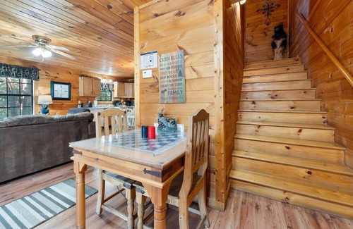 Sevierville Cabin | Paw Prints