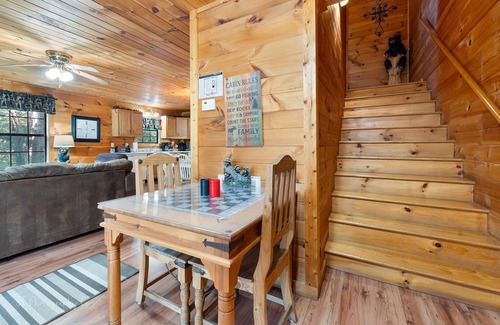Sevierville Cabin | Paw Prints