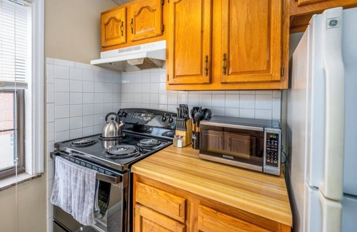 Oakwood Apartment | Paws & Peace – Cozy 1BR Ground Flr Gem in Dayton