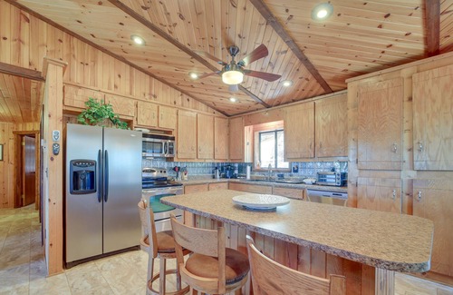 Payson House | Payson Cabin w/ Deck Near Hiking, Fishing & More!
