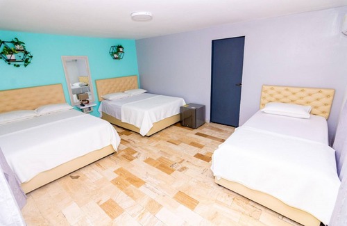 Tierra Bomba Island Bed & Breakfast | PB-F16 HABITACION FAMILIAR EN LA PLAYA
