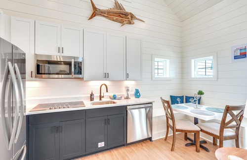 Panama City Beach Cottage | PCB 'Margaritas & Parrots in Paradise' Bungalow