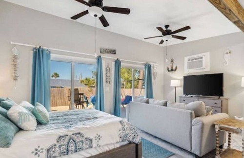 Thomas Drive Apartment | PCB Private Studio Pet Friendly blocks from beaches attractions