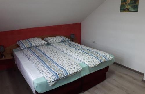 Ljesevo Apartment | Pcelica