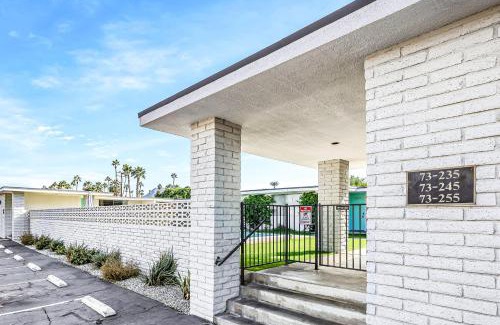 Palm Desert Apartment | PD Retreat Permit# STR2022-0253