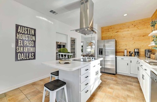 Dripping Springs House | Peabody Ranch Luxury Home W/pool, Hot Tub, Fire Pit!