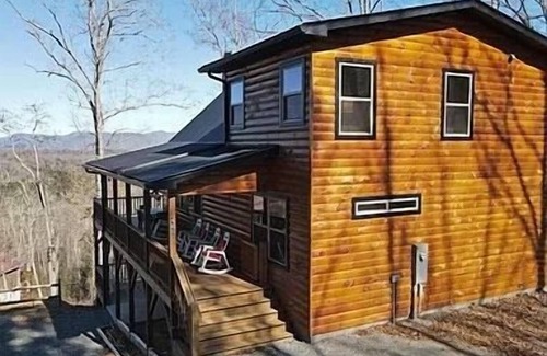 Unaka Cabin | Peace and Beauty - Cabin with spectacular view of the NC Smokies!