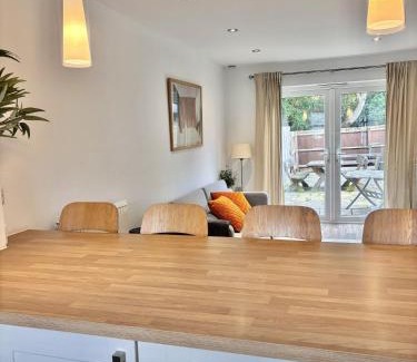 North Moreton House | Peace and comfort in town house close to station
