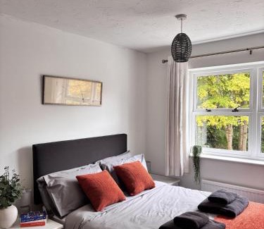 North Moreton House | Peace and comfort in town house close to station