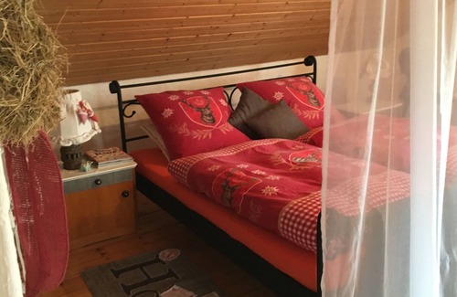 Oberthingau Other | Peace and quiet in the Allgäu :Quaint and romantic. Vacation apartment under the roof