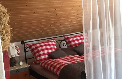 Oberthingau Other | Peace and quiet in the Allgäu :Quaint and romantic. Vacation apartment under the roof