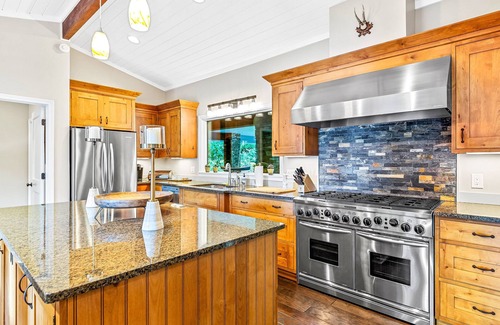 Lake Toxaway House | Peace and Seclusion - at Pair-A-Dice Cove in Beautiful Lake Toxaway.
