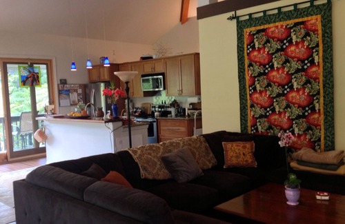 Ohia Estates House | ~Peace and Tranquility in rain-forested Volcano on luxurious property ~