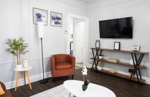 The Heights Apartment | "Peace in Jersey, Easy Access to Manhattan"