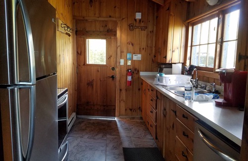 Sturgeon Bay Cottage | Peace of Beach, private 4 season cottage on beautiful shores of Door County