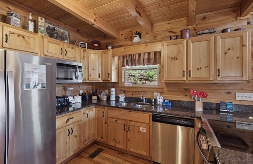 Gatlinburg - Pigeon Forge Cabin | Peace Of Mind 3 Bedroom Cabin by RedAwning