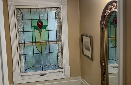 Downtown Historic District Bed & Breakfast | Peace & Plenty Inn Bed & Breakfast